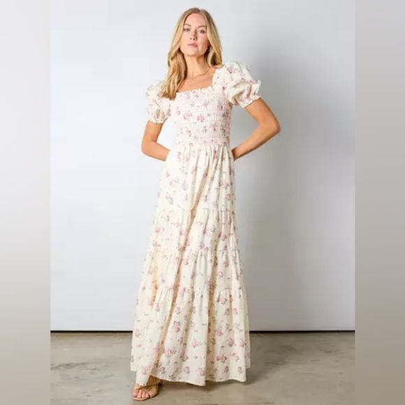 Storia Dresses & Skirts - Storia Floral Print Maxi Dress With Puffed Sleeves Apricot